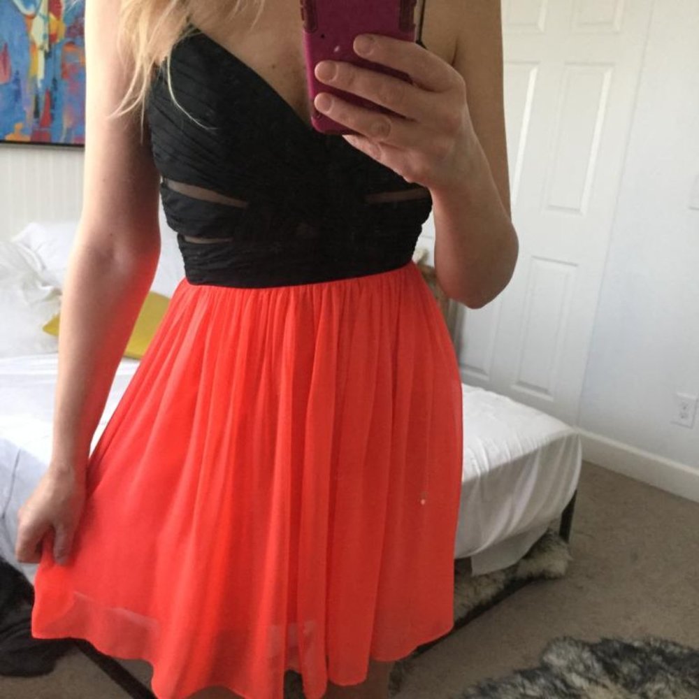 ADRIANNA PAPELL intricate cutout bodice strapless dress, Sz S - Picture 4 of 5